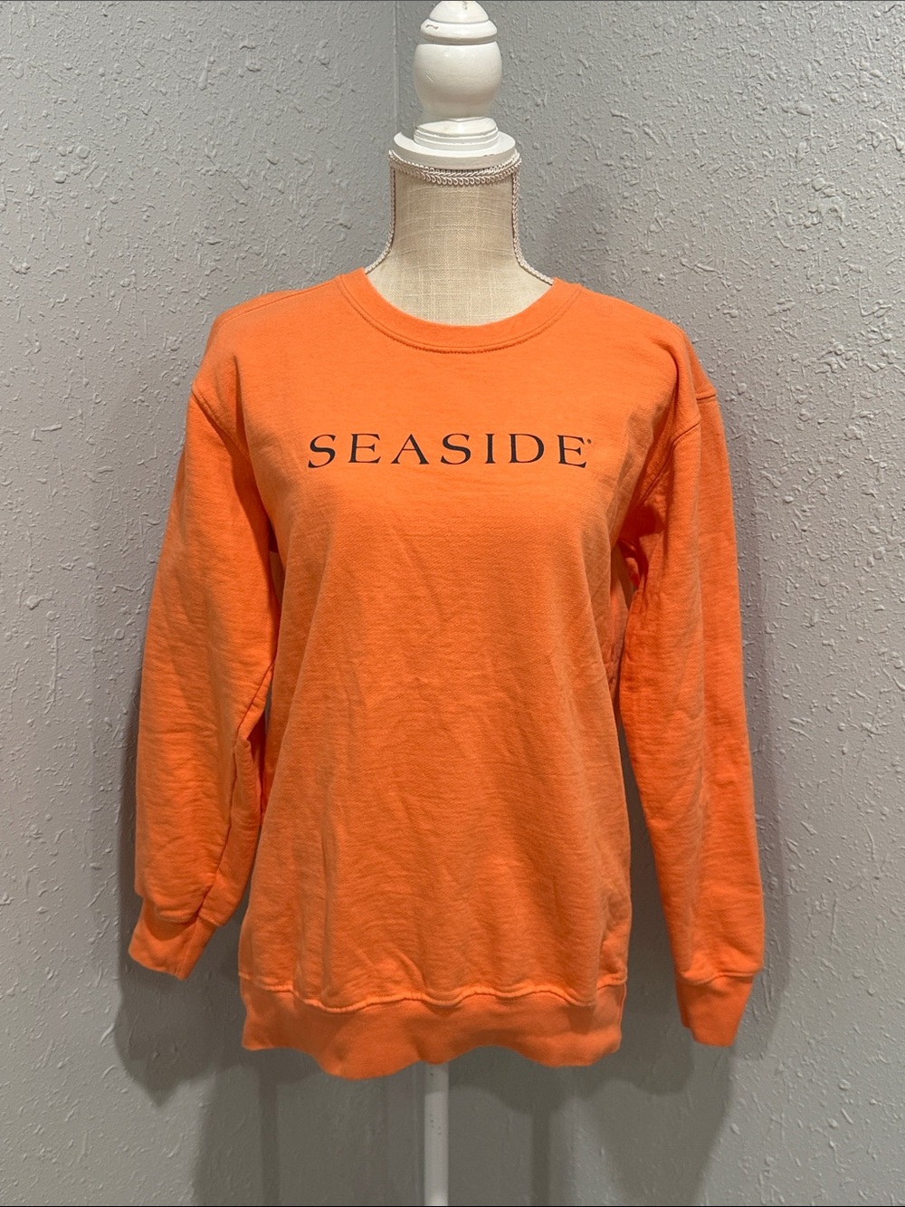 The Seaside Style Orange Crewneck Sweatshirt Size Small‎